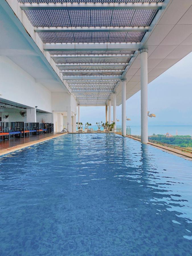 Straits Suite By C Homestay Malacca Esterno foto