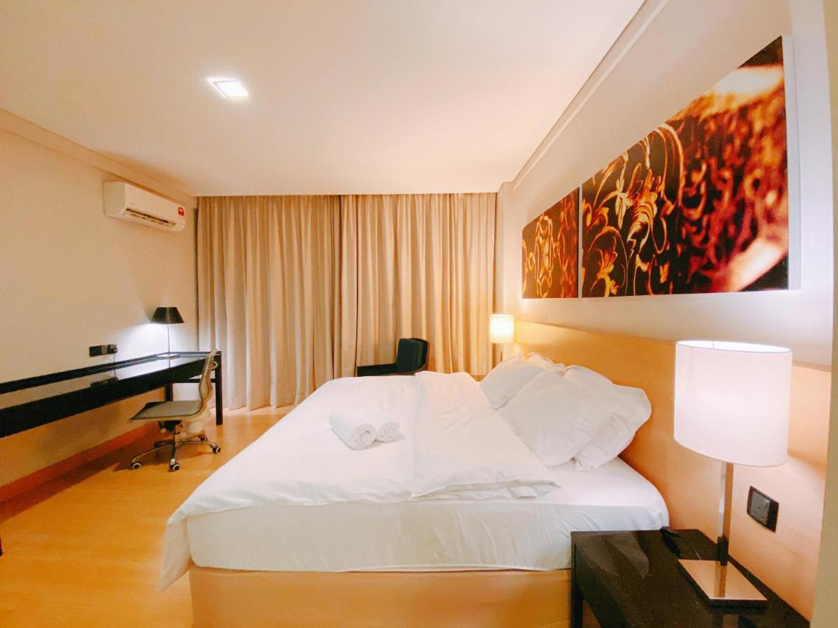 Straits Suite By C Homestay Malacca Esterno foto