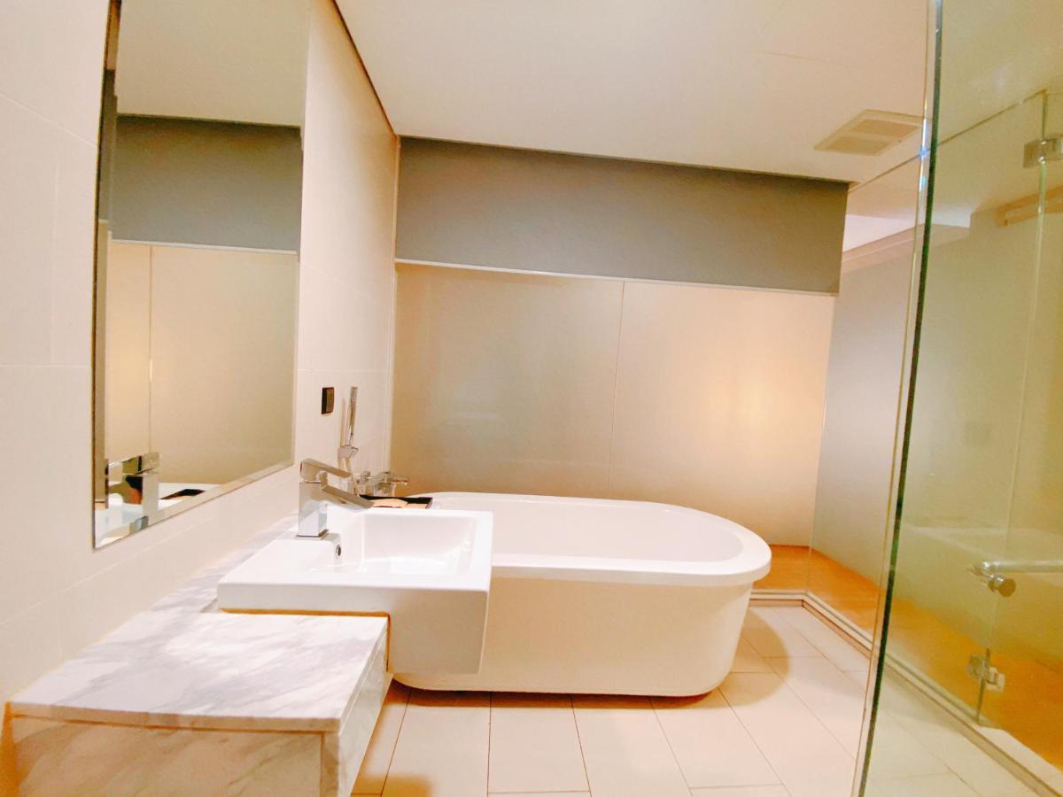 Straits Suite By C Homestay Malacca Esterno foto