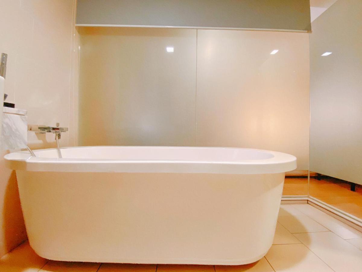 Straits Suite By C Homestay Malacca Esterno foto