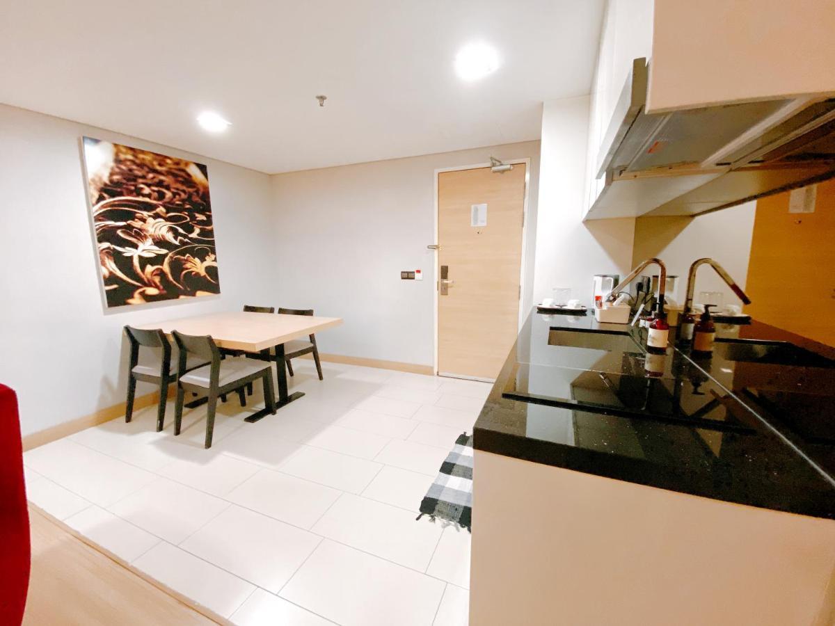 Straits Suite By C Homestay Malacca Esterno foto